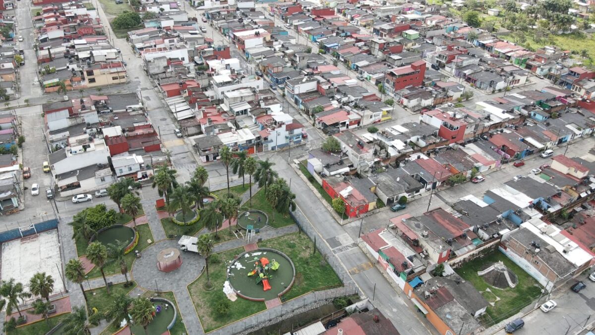 REALIZAN REHABILITACIÓN DE PARQUES Y JARDINES EN IXTAC.