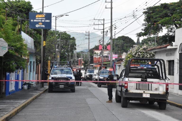 Feminicid#o al interior de un bar 