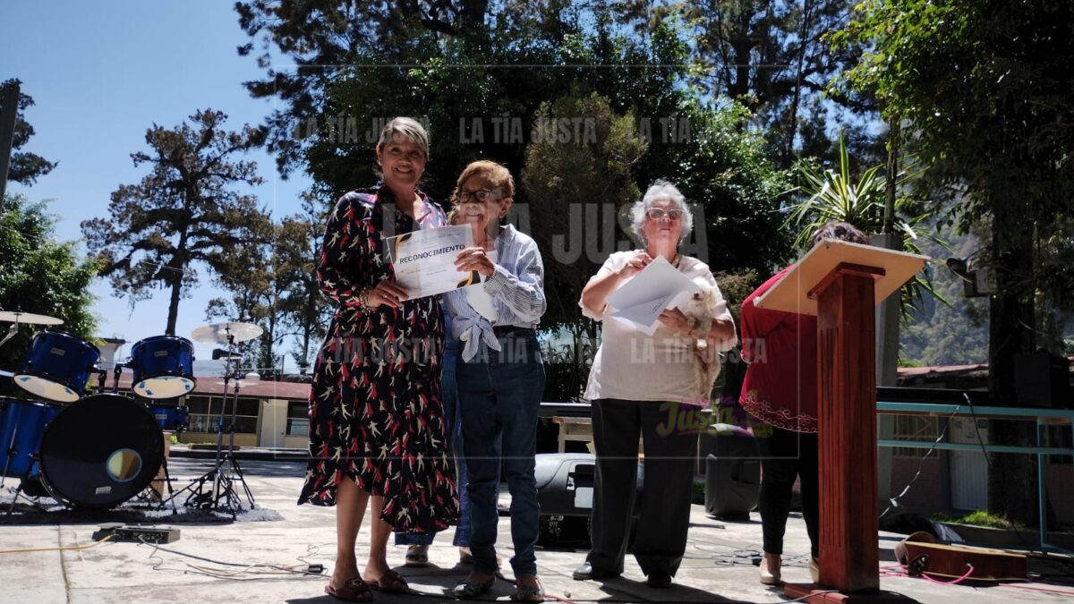 Se reúne generación de ex alumnos de la Mártires