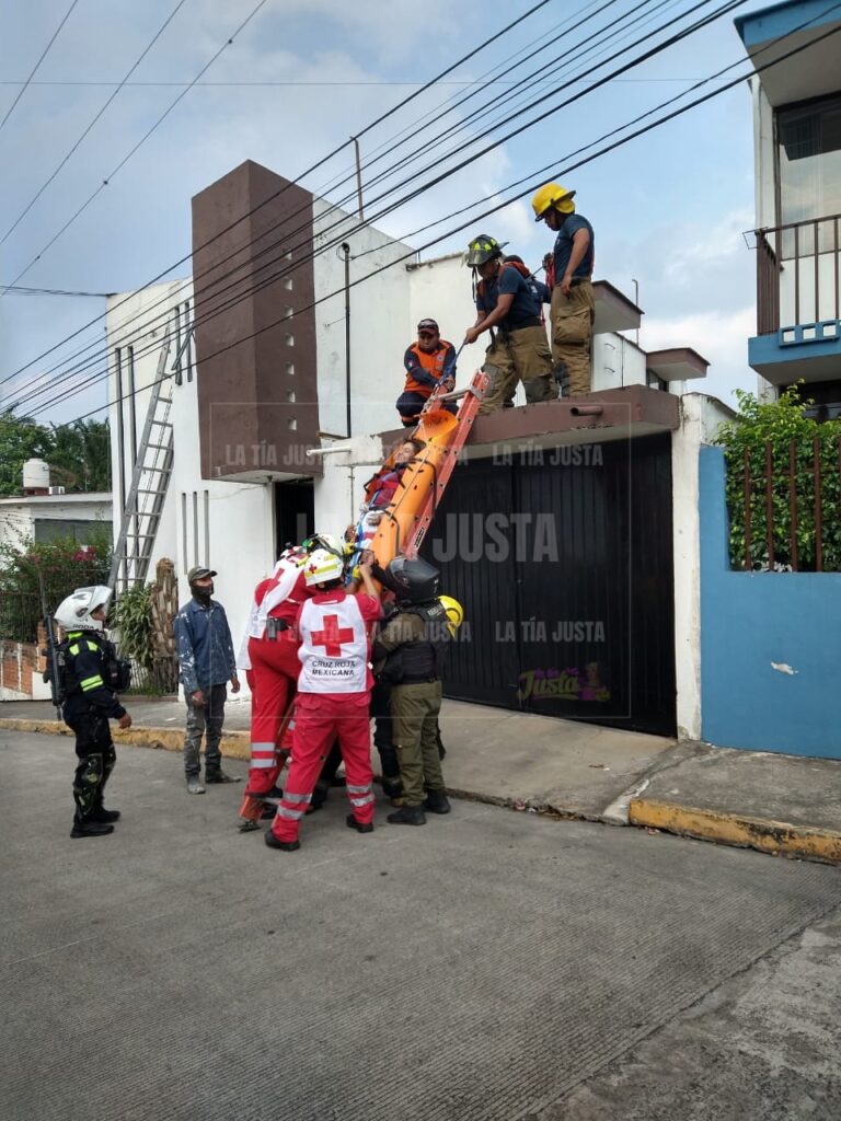 RECIBE DESCARGA ELÉCTRICA