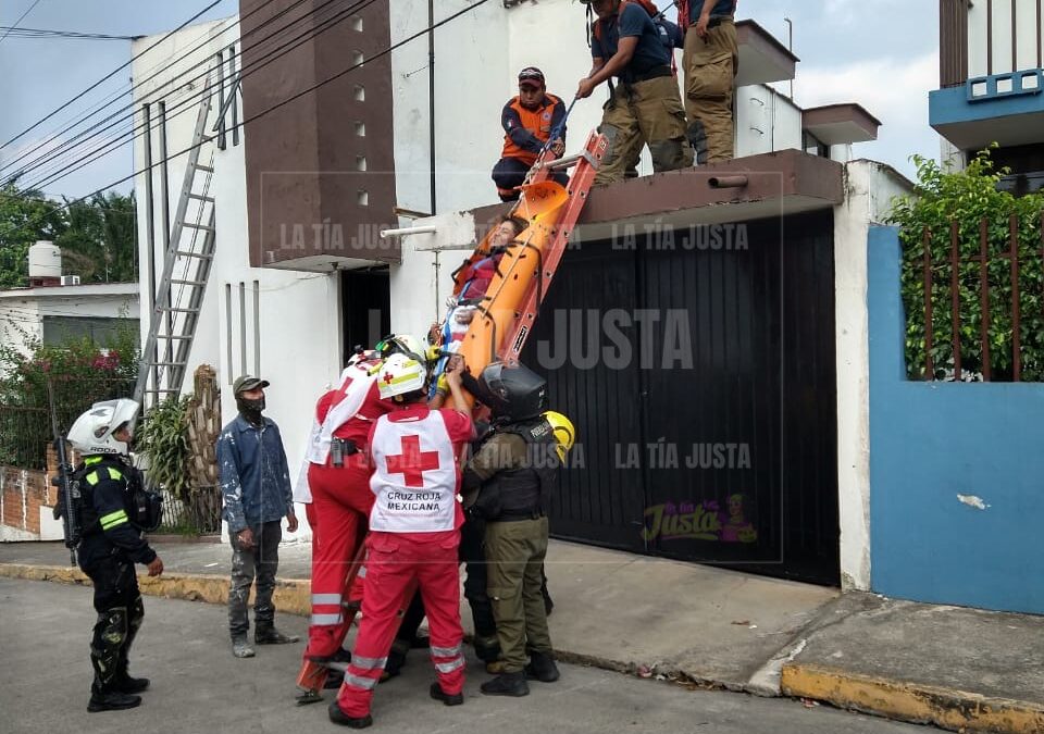 RECIBE DESCARGA ELÉCTRICA
