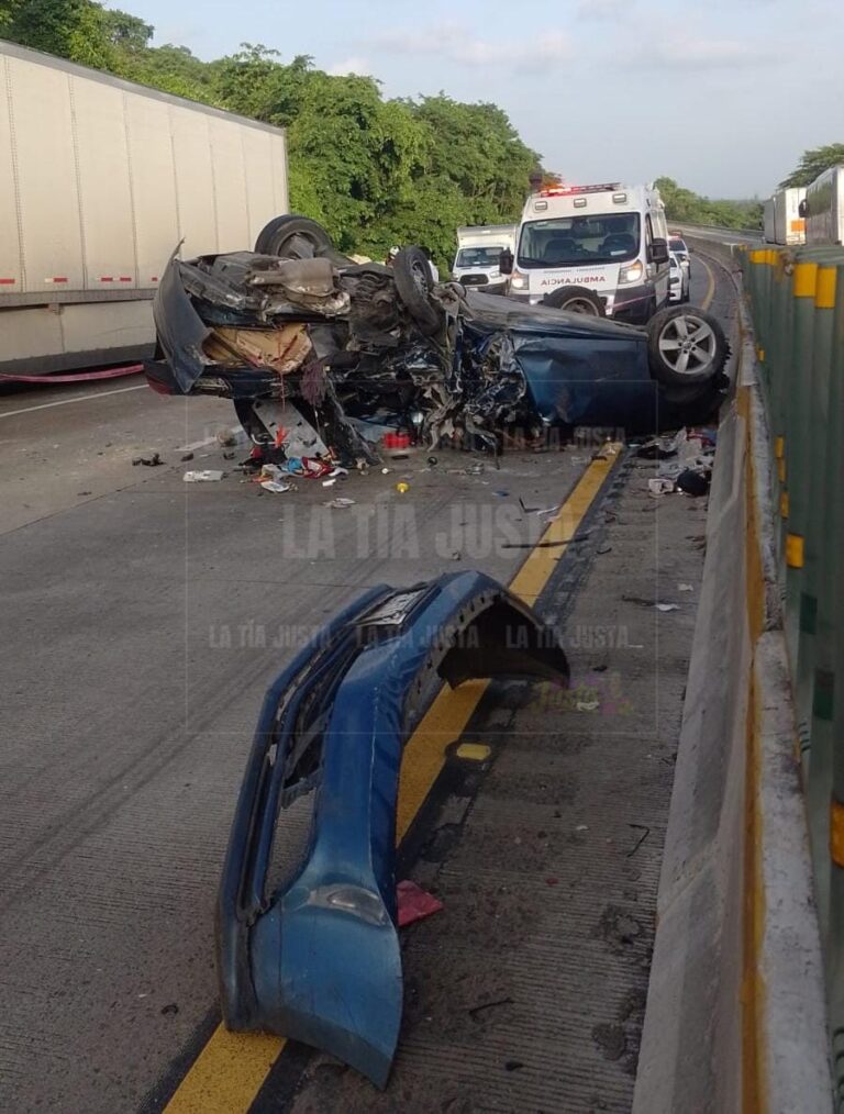 MU3R3 TRAS VOLCAR EN LA AUTOPISTA