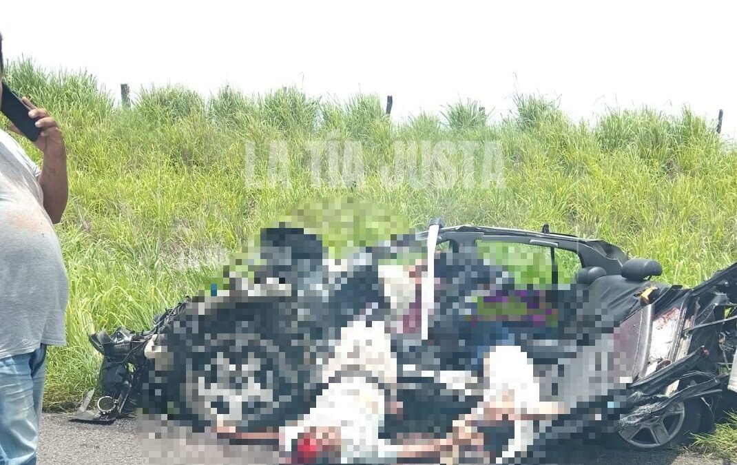 Mueren dos en accidente carretero