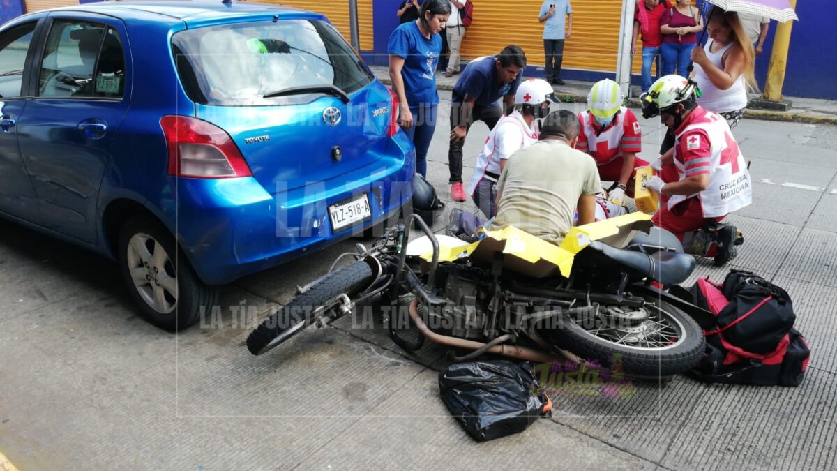 CAMIONETA IMPACTA A MOTOCICLISTA
