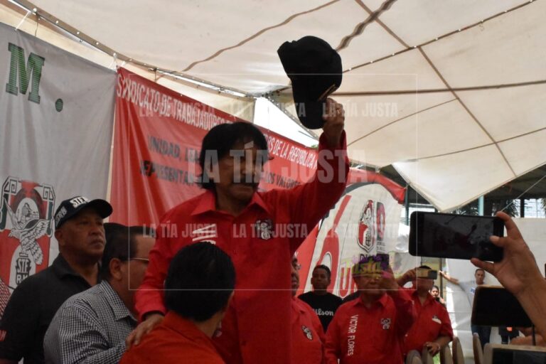 Busca Víctor Flores la reelección