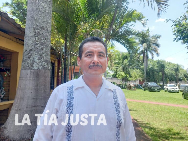SE VAN DE VACACIONES LOS CHAMAC0S.