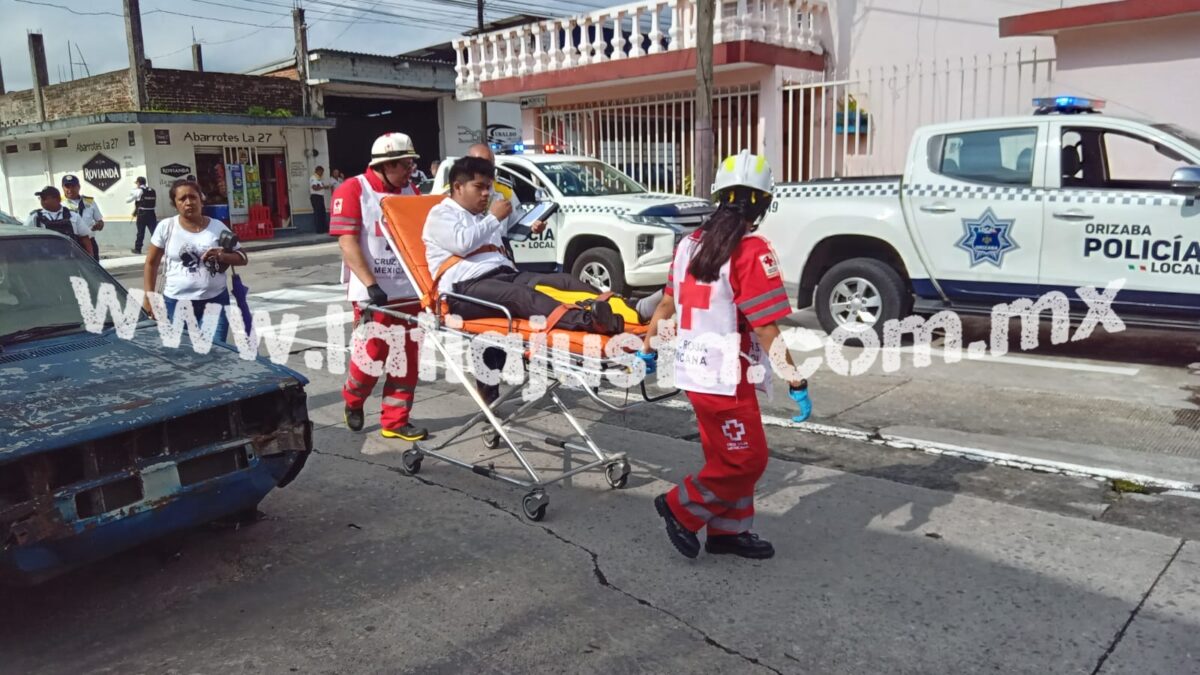 CICLISTA QUE PRESUMIBLEMENTE CIRCULABA EN SENTIDO CONTRARÍO, CHOCÓ CONTRA UN TAXI Y RESULTÓ LESIONADO.