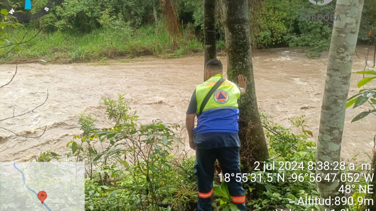ATIENDE PC AUXILIO EN CAUDAL DEL RÍO SECO