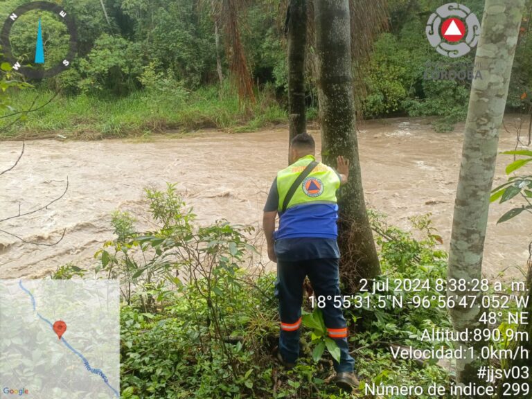 ATIENDE PC AUXILIO EN CAUDAL DEL RÍO SECO