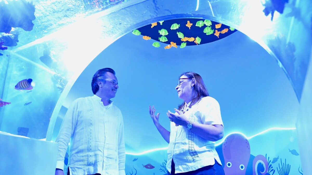 ACOMPAÑA ROCÍO NAHLE AL GOBERNADOR CUITLÁHUAC GARCÍA A RECORRIDO EN EL AQUARIUM DE VERACRUZ