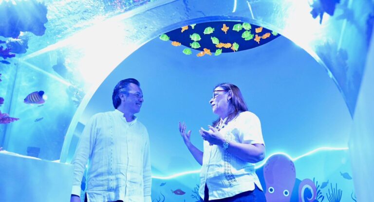 ACOMPAÑA ROCÍO NAHLE AL GOBERNADOR CUITLÁHUAC GARCÍA A RECORRIDO EN EL AQUARIUM DE VERACRUZ