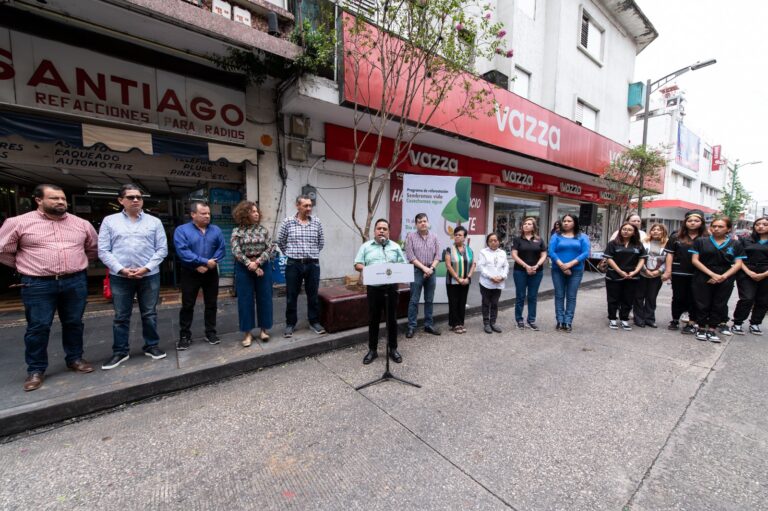 Inicia ayuntamiento de Córdoba reforestación en calles del centro de la ciudad