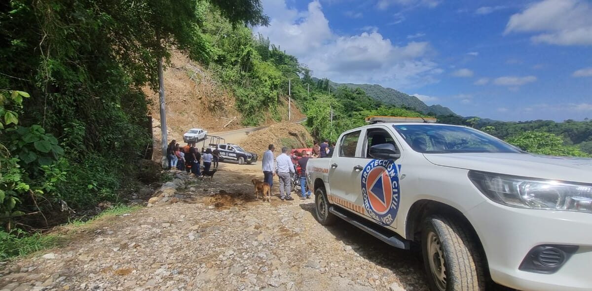 Recomienda Protección Civil suspender aforo vehicular en la carretera Sabana Larga-Acayotla en caso de lluvias