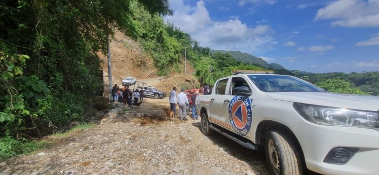 Recomienda Protección Civil suspender aforo vehicular en la carretera Sabana Larga-Acayotla en caso de lluvias