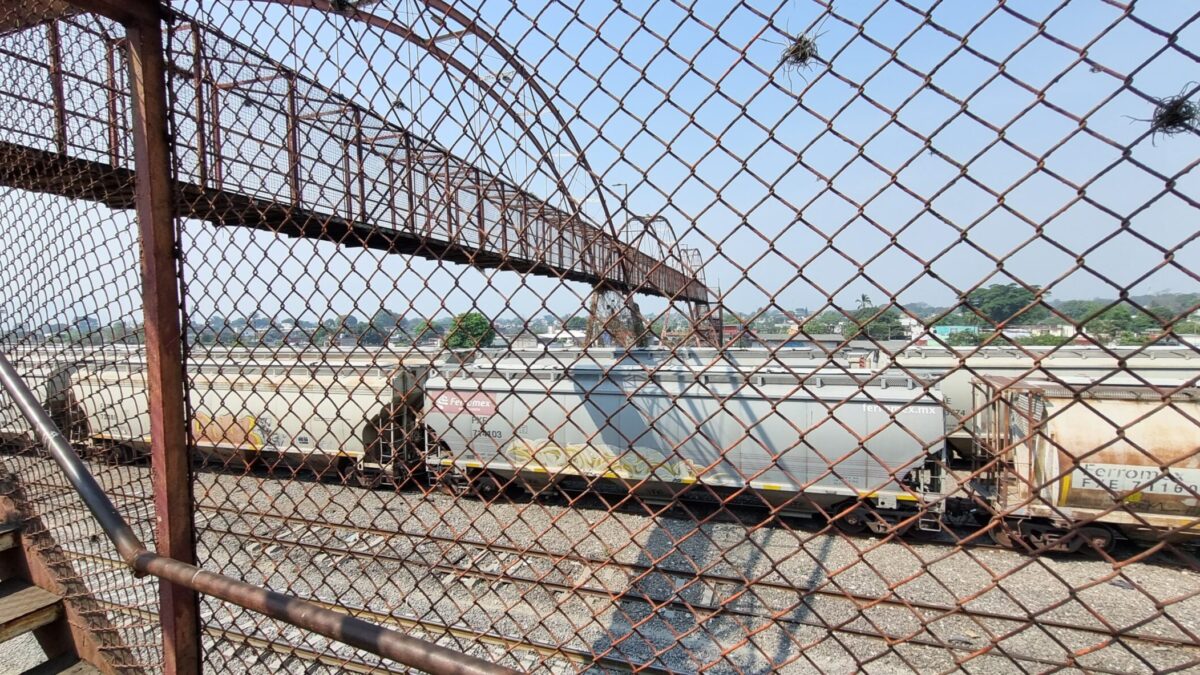 Inicia Obras Públicas de Córdoba la rehabilitación del puente de hierro de La Estación