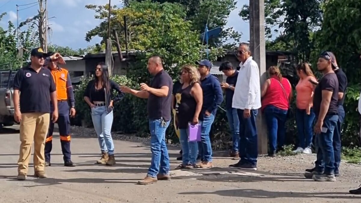 Plantean solución a los escurrimientos de agua que afectan el centro de la comunidad Acayotla