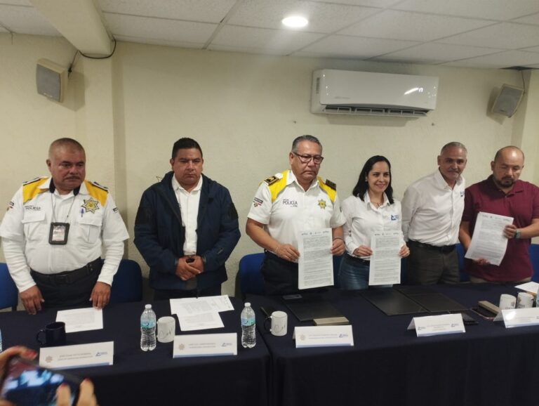 Canaco firma convenio con Policía vial