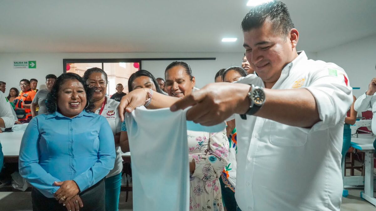 REALIZAN INAUGURACIÓN DE MAQUILADORA EN EL VALLE DE TUXPANGO.