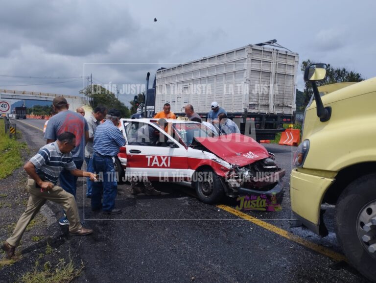 Encontronazo entre taxi y torton