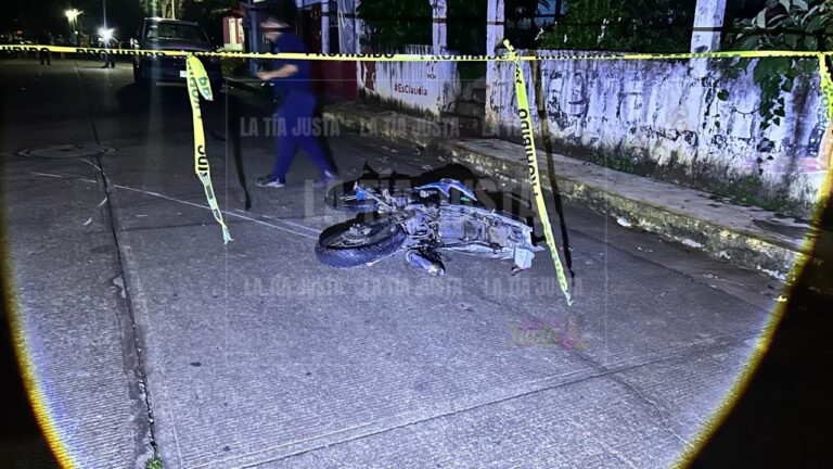 Muere pareja de motociclistas en trágico accidente en Tlacotepec de Mejía