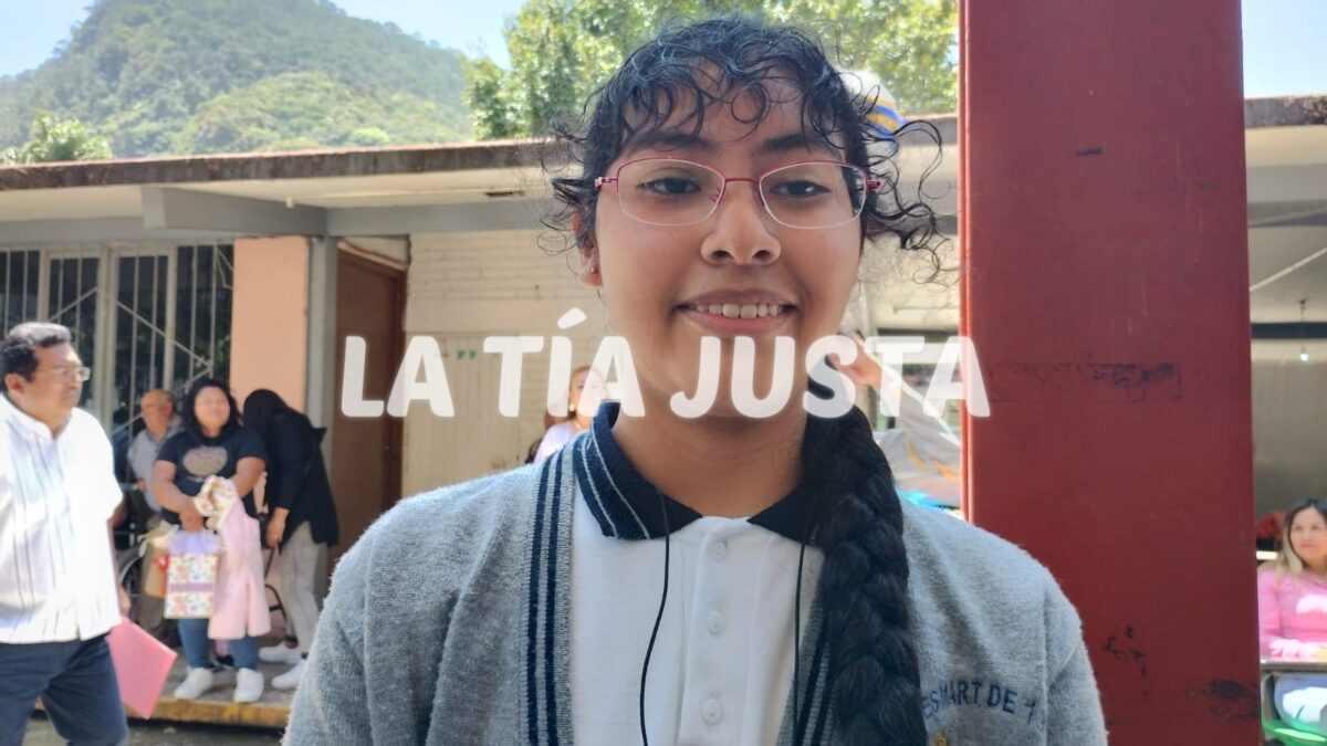 ESTUDIANTE DE EXCELENCIA ACADÉMICA DE LA SECUNDARIA MÁRTIRES DE 1907.