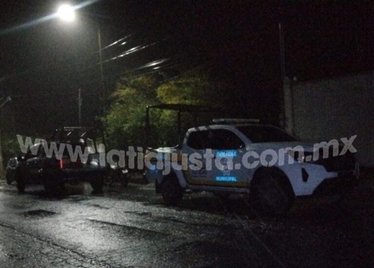 BALEAN Y ROBAN CAMIONETA A CONTRATISTA DE LA SIOP EN ZONGOLICA.