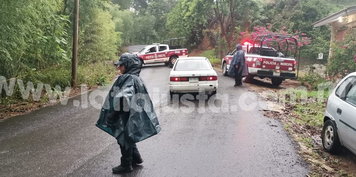 MU3RE NIÑA EN EL TRAMO HUATUSCO- ELOTEPEC, SACABA LA CABEZA POR LA VENTANA.
