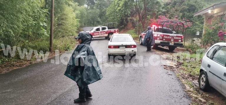 MU3RE NIÑA EN EL TRAMO HUATUSCO- ELOTEPEC, SACABA LA CABEZA POR LA VENTANA.