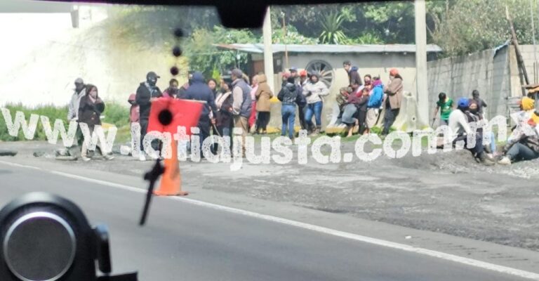 POBLADORES DE MALTRATA BLOQUEAN LA AUTOPISTA A PUEBLA, EXIGEN APAREZCA SU FAMILIAR QUE FUE PR1VAD0 DE LA L1B3RTAD EN DÍAS PASADOS.