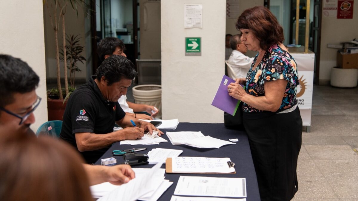 Inician autoridades de Córdoba campaña de productos impermeabilizantes a bajo costo en apoyo a las familias.