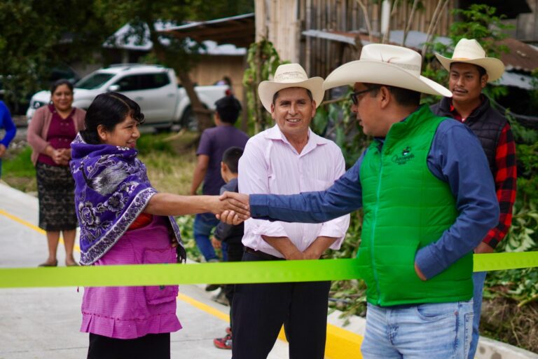 INAUGURAN OBRA DE CONCRETO HIDRÁULICO EN TEPEXILOTLA
