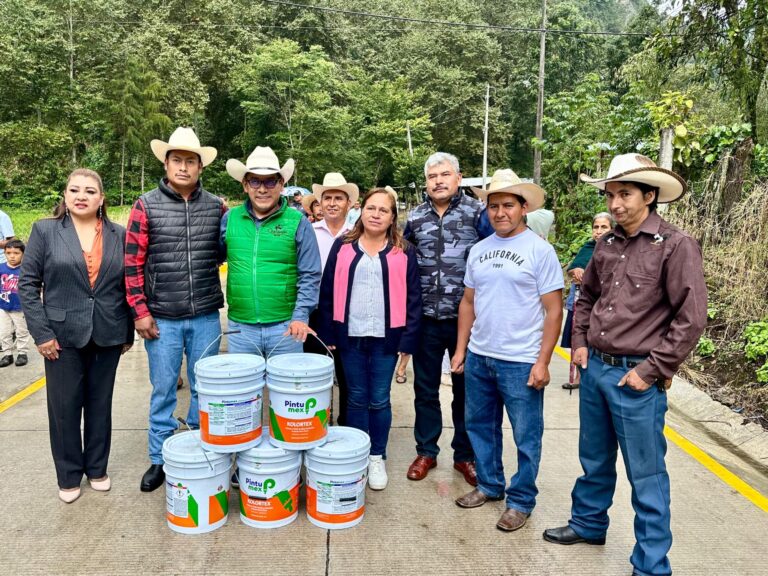 ENTREGAN PINTURA A AGENCIA MUNICIPAL DE TEPEXILOTLA