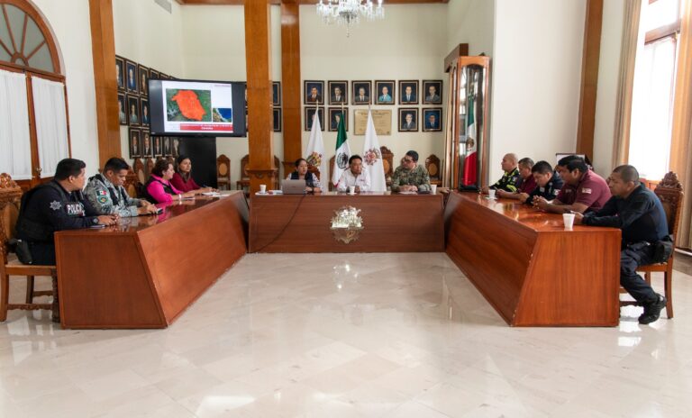 Revisan planes de contingencia por lluvias en la Mesa de Coordinación para la Construcción de la Paz