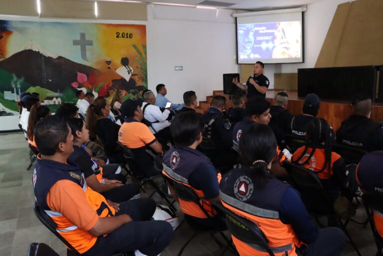 EN IXTACZOQUITLÁN, IMPARTEN PLÁTICAS PARA LA PREVENCIÓN DE DELITOS CIBERNÉTICOS