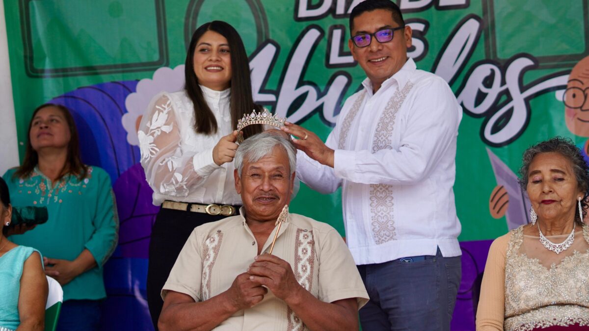 FESTEJAN EN CHOCAMAN EL DÍA DEL ABUELO