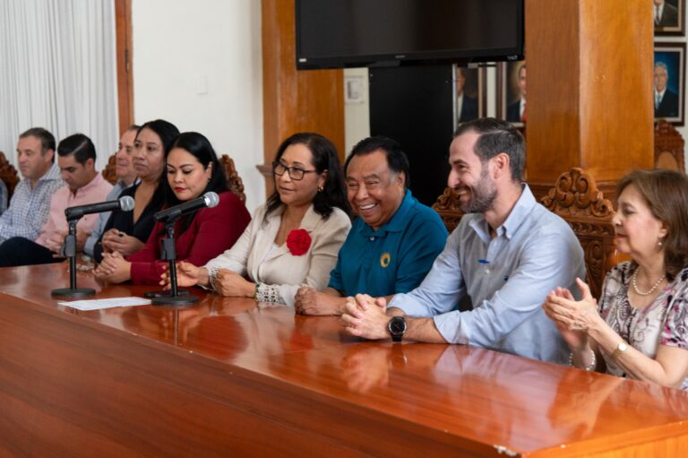 Invita alcalde Juan Martínez a participar en el “Mes del Testamento” en septiembre