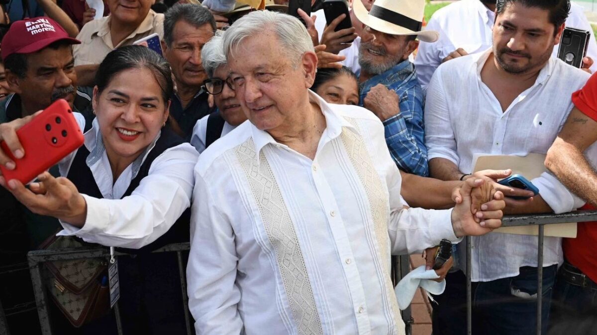 Nuestro ángel de la guarda es el pueblo de México: AMLO