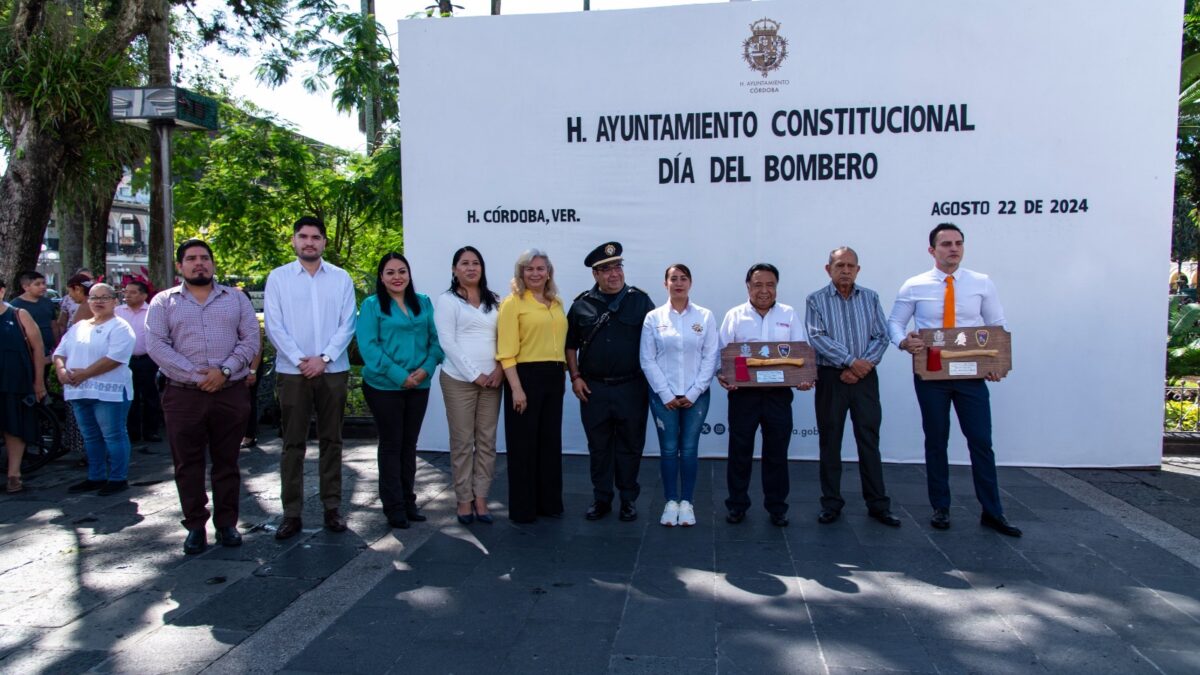 Festeja Ayuntamiento al Heroico Cuerpo de Bomberos de Córdoba