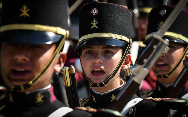 AMLO prohíbe novatadas, maltratos y relaciones s3xu%les en Educación Militar