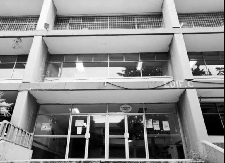 Muer3 un alumno al interior del Colegio de Bachilleres Plantel 5, Naucalpan