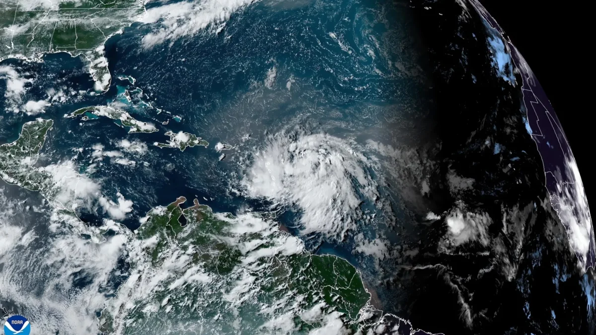 Se forma la tormenta tropical Ernesto; afectará a Puerto Rico y las Islas Vírgenes