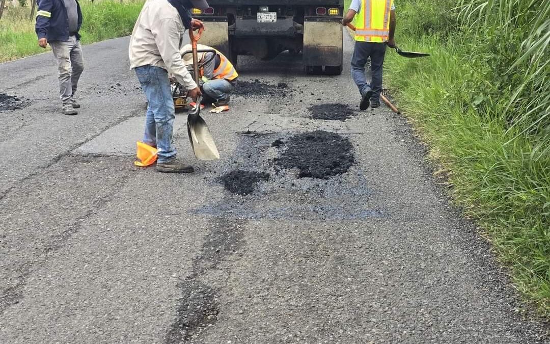 Concluyen trabajos de bacheo en el camino estatal Chocamán – Neria