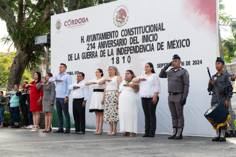 Acto cívico y desfile por el 214 aniversario del inicio de la Independencia Nacional