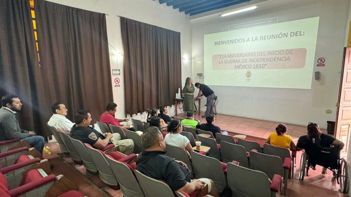 Autoridades educativas y de seguridad afinan detalles para el desfile del 16 de septiembre en Córdoba