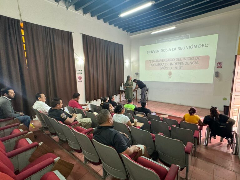 Autoridades educativas y de seguridad afinan detalles para el desfile del 16 de septiembre en Córdoba