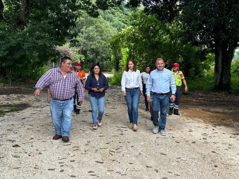 EN OBRA PÚBLICA …. SIEMPRE CONTIGO