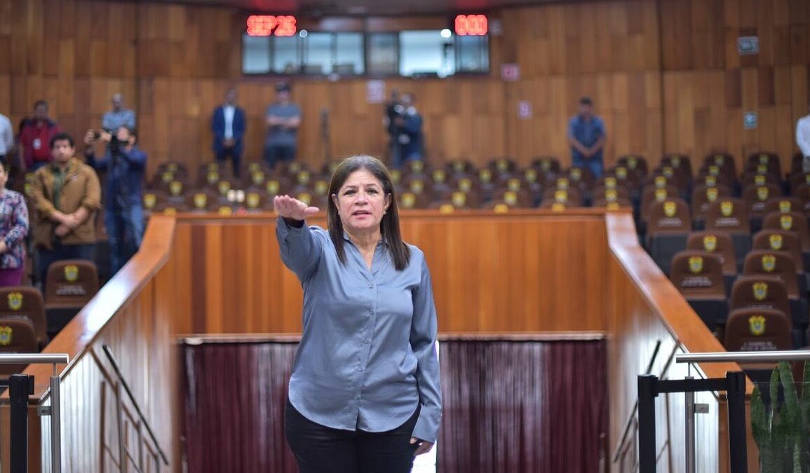 Asume Elvia Merlín el cargo de diputada por el Distrito de Cosoleacaque