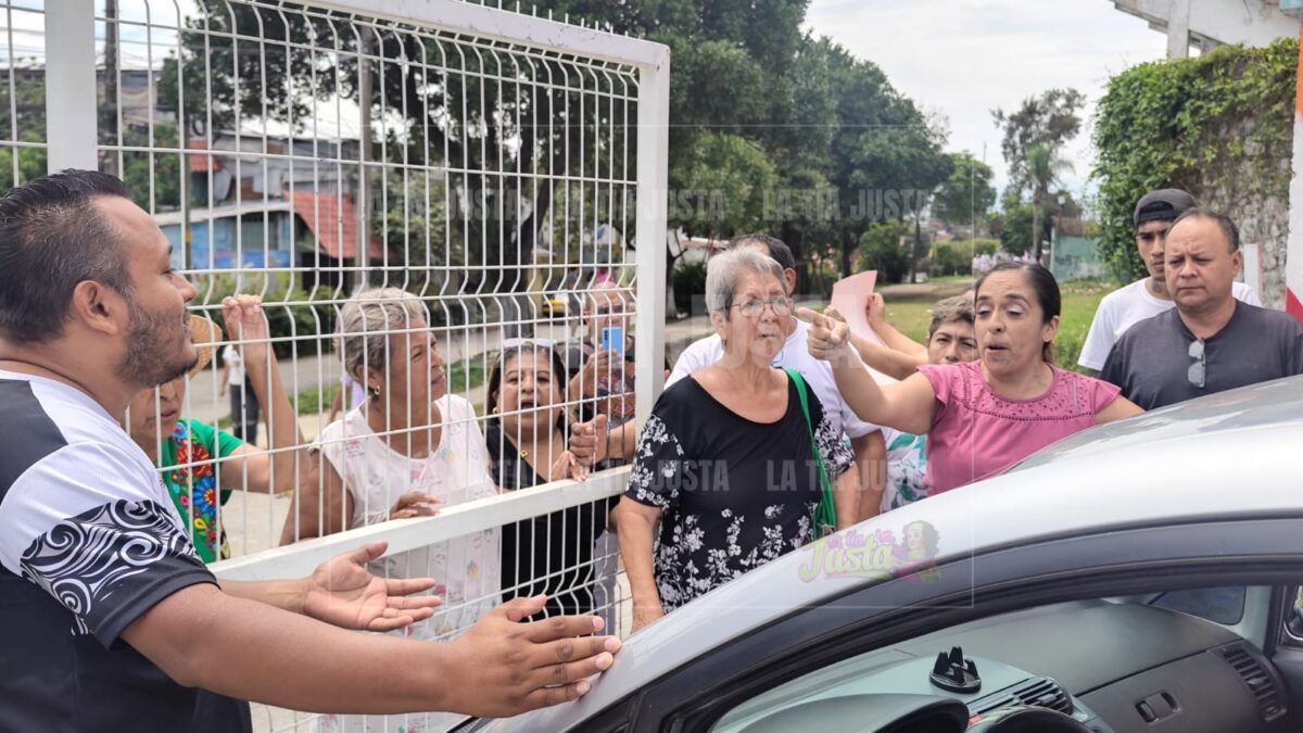 Exigen retirar torniquetes de cobro en El Mexicano