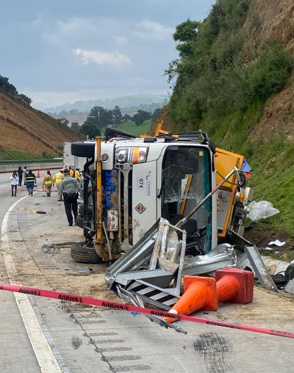 Tragedia en la México-Puebla: tráiler embiste a trabajadores de #Capufe