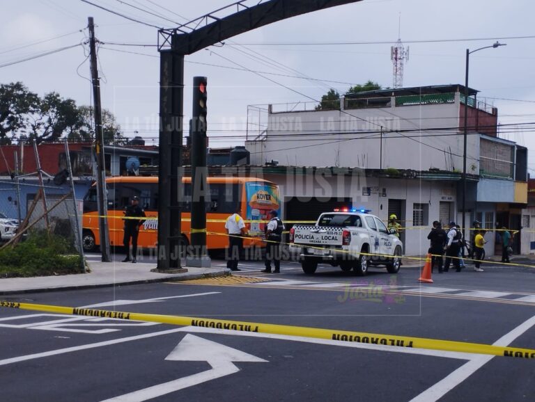 Autobús de pasaje urbano atropella y mat# a adulto mayor